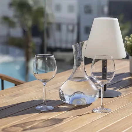 Luxury 3-bedroom In Higueron شقة