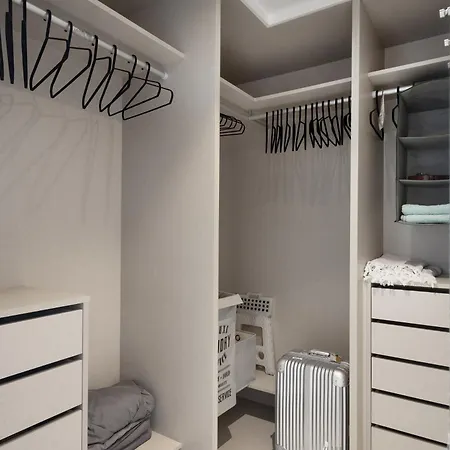 Luxury 3-bedroom In Higueron *