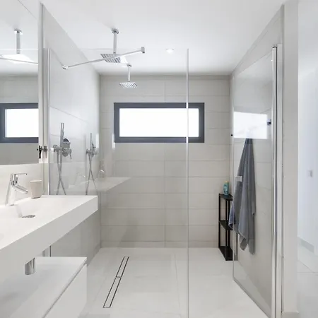 Luxury 3-bedroom In Higueron