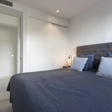 Luxury 3-bedroom In Higueron شقة