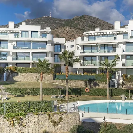 شقة Luxury 3-bedroom In Higueron Torremuelle